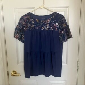 St. John's Bay Blouse‎ Size M Blue  Floral Print Lace Trim Flutter Sleeve BOHO